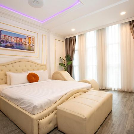 Quy Hung Hotel Central Ho Chi Minh City Exterior photo